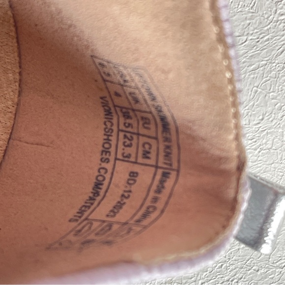 Vionic Gray & Silver Women's Slip-On Shoes in size 6.5 - Picture 6 of 7